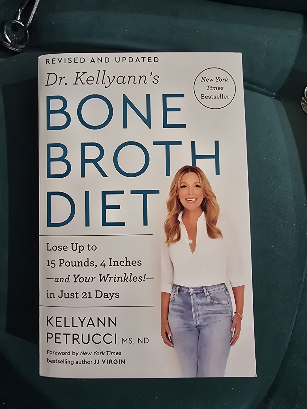 Dr. Kellyann Bone Broth Diet Book - White/Cream Cover